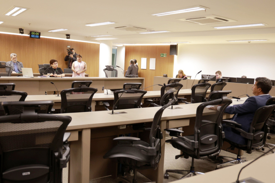 Política de incentivo ao jovem aprendiz na ciência avança na Comissão de Educação