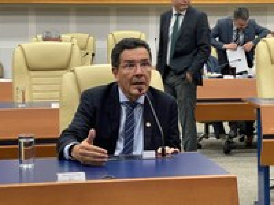 Professor Edward propõe fim da escala de trabalho 6x1 na administração municipal