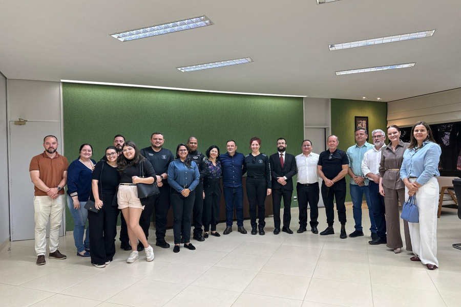 Promotores do MPGO participam de reunião para discutir implantação de sistema industrial em Unidade Prisional de Jataí