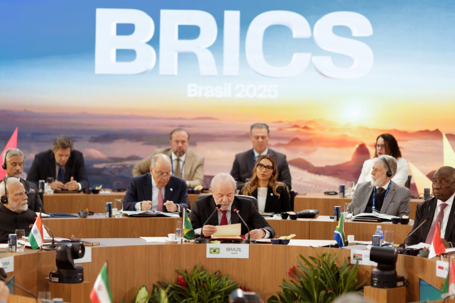 Lula afirma que Brics representa nova forma de fazer política