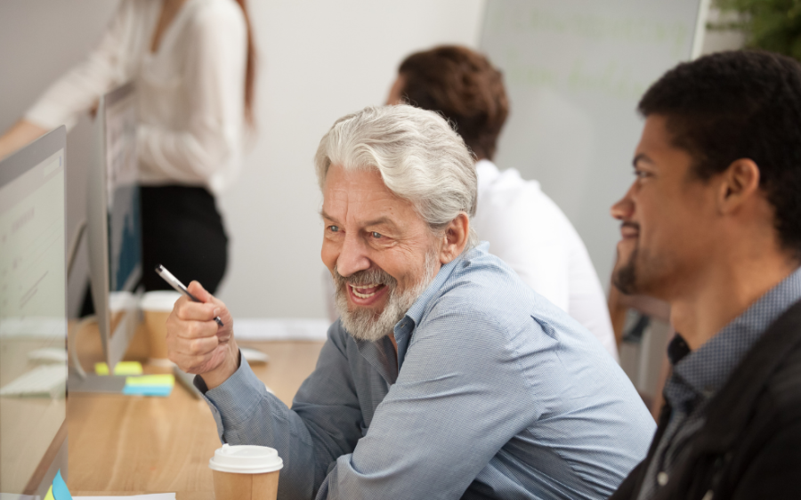 Participação de idosos no mercado de trabalho cresce 69% em 12 anos no Brasil, revela pesquisa 