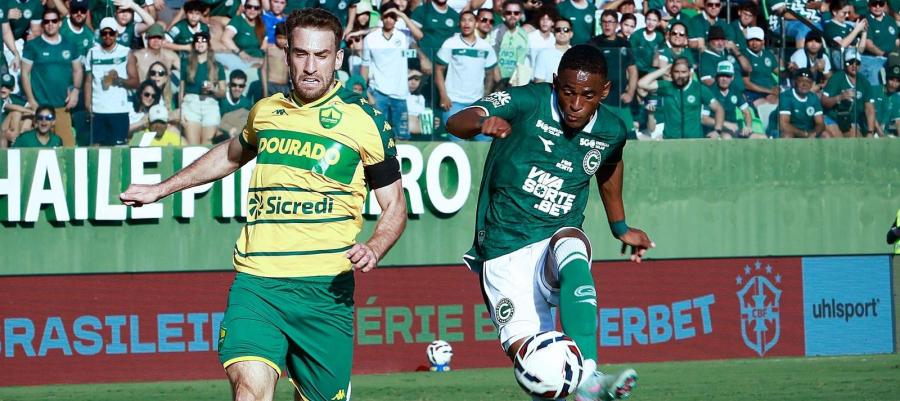 Goiás vence e assume liderança; veja resultados dos goianos