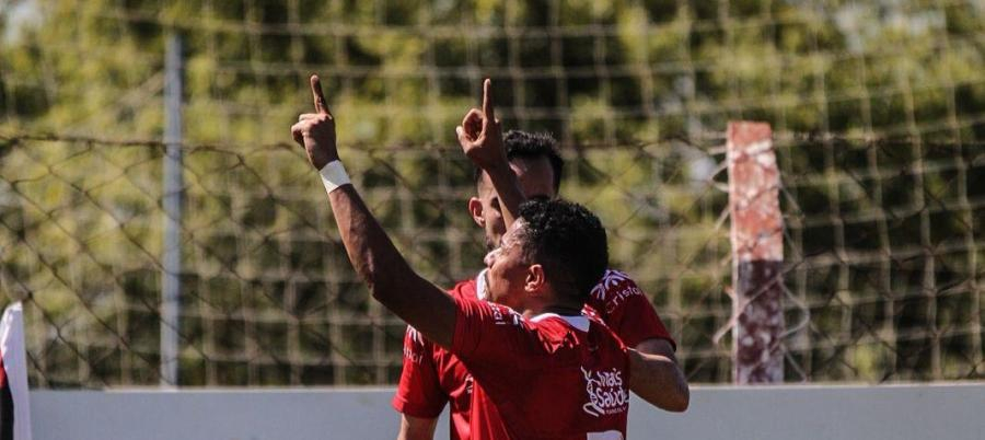 Anapolina vence Tupy e garante retorno ao Goianão