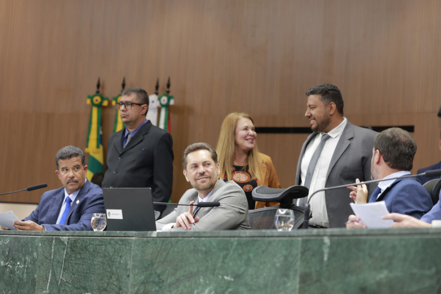 Plenário inaugura o semestre com propostas de revogação da taxa do agro e repercussão da política nacional