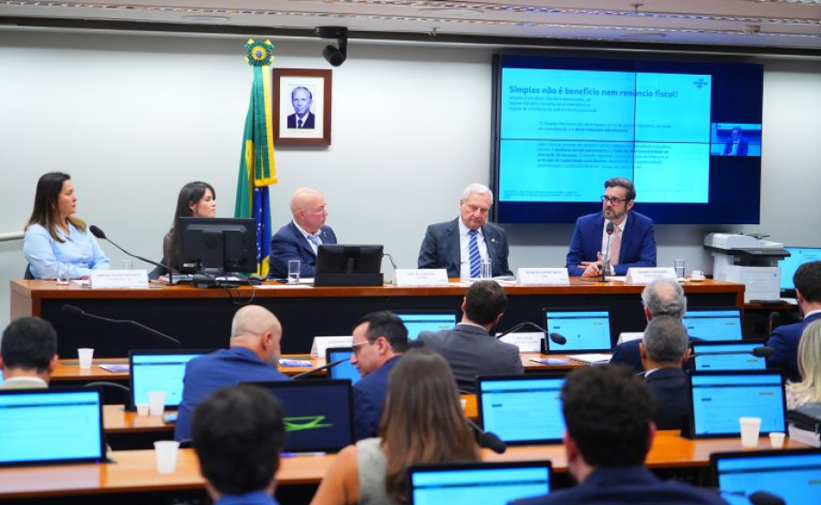 Representantes de empresas de pequeno porte pedem a deputados atualização do limite do Simples   Fonte: Agência Câmara de Notícias
