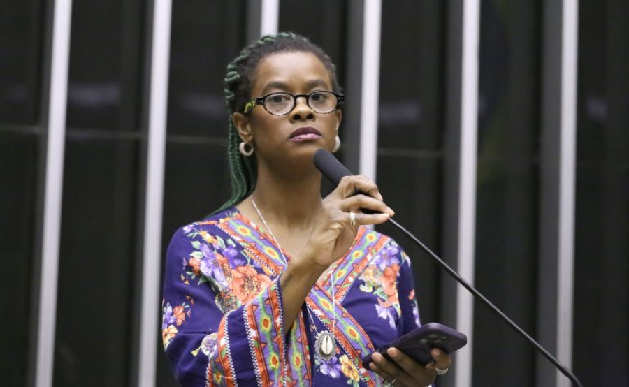 Câmara aprova pagamento de piso salarial dos professores para contratos temporários   Fonte: Agência Câmara de Notícias