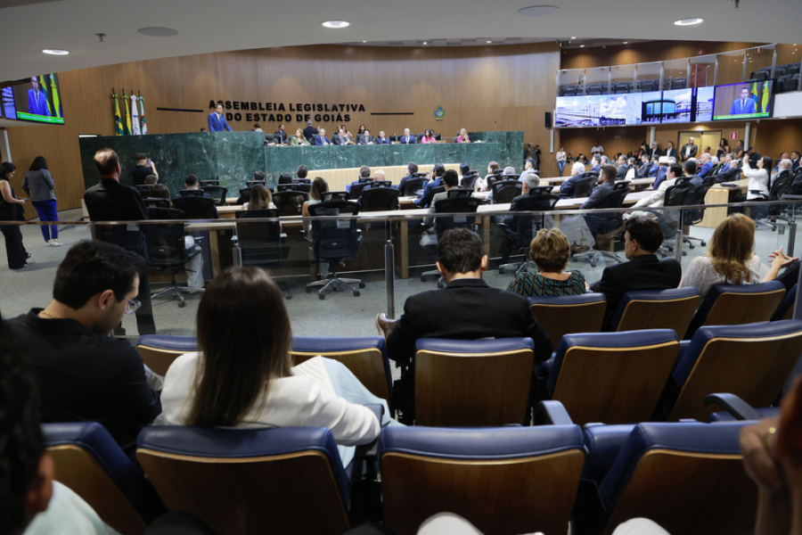 Assembleia Legislativa entrega Comenda Nabyh Salum a médicos que se destacam, em sessão comandada por Gustavo Sebba