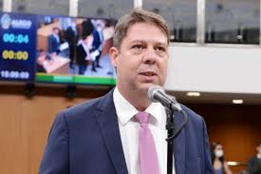 Karlos Cabral recomenda proibir o uso de elevadores por crianças desacompanhadas