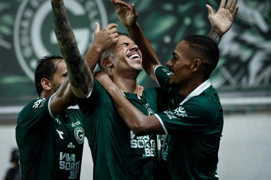 Goiás vence o Vila Nova no Estádio Hailé Pinheiro e assume a liderança do Goianão