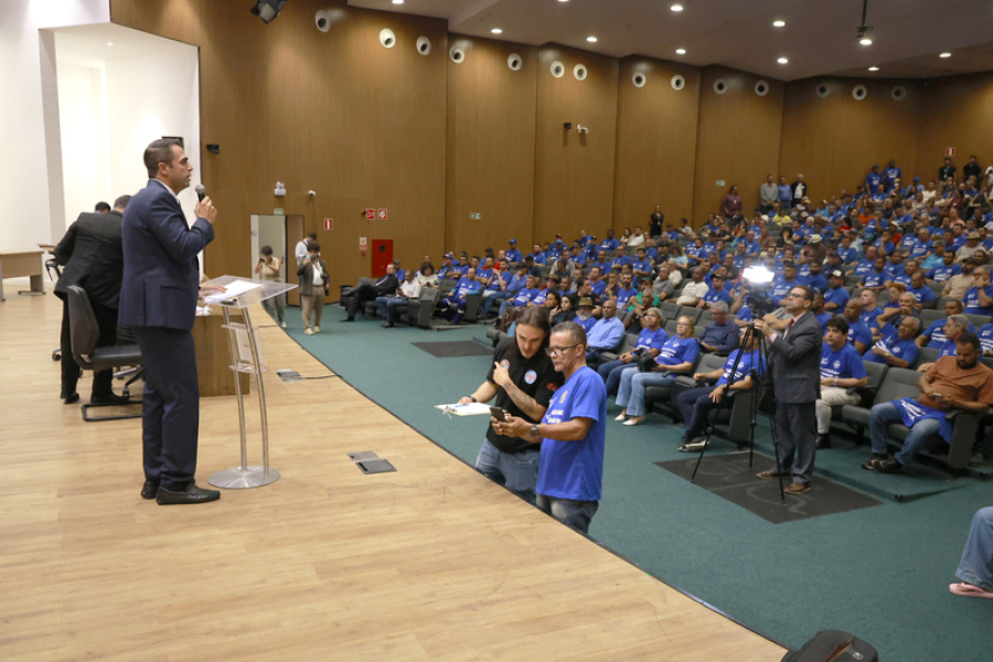 Deputados, especialistas e trabalhadores debatem possível privatização da Saneago em audiência pública no Parlamento