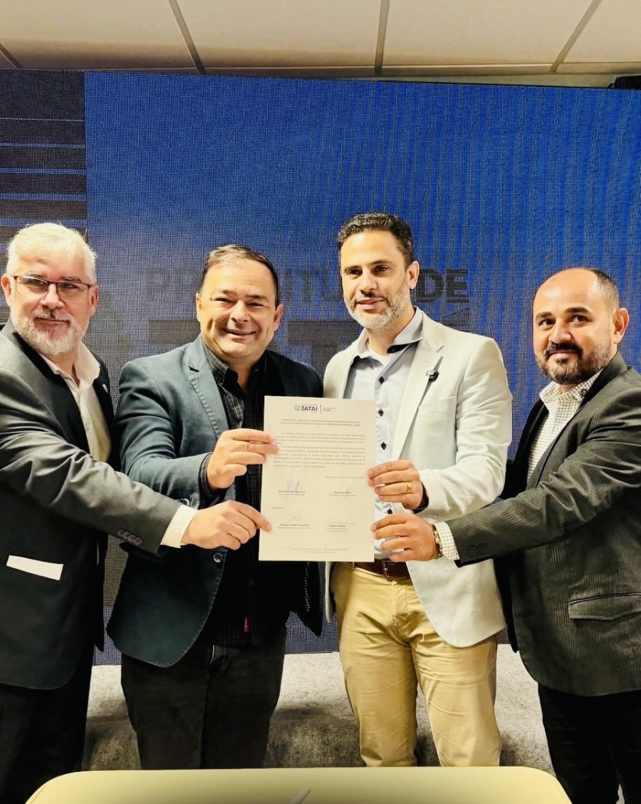 Prefeitura de Jataí realiza cerimônia de tríplice lançamento e avança em inovação, planejamento e qualificação profissional