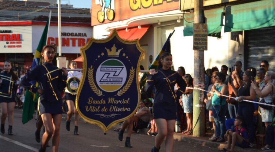 Desfile Cívico marca as comemorações dos 78 anos de Santa Helena de Goiás